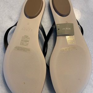 J. Crew Shoes - JCrew leather flat flip flop J. Crew Shoes - JCrew leather flat flip flop